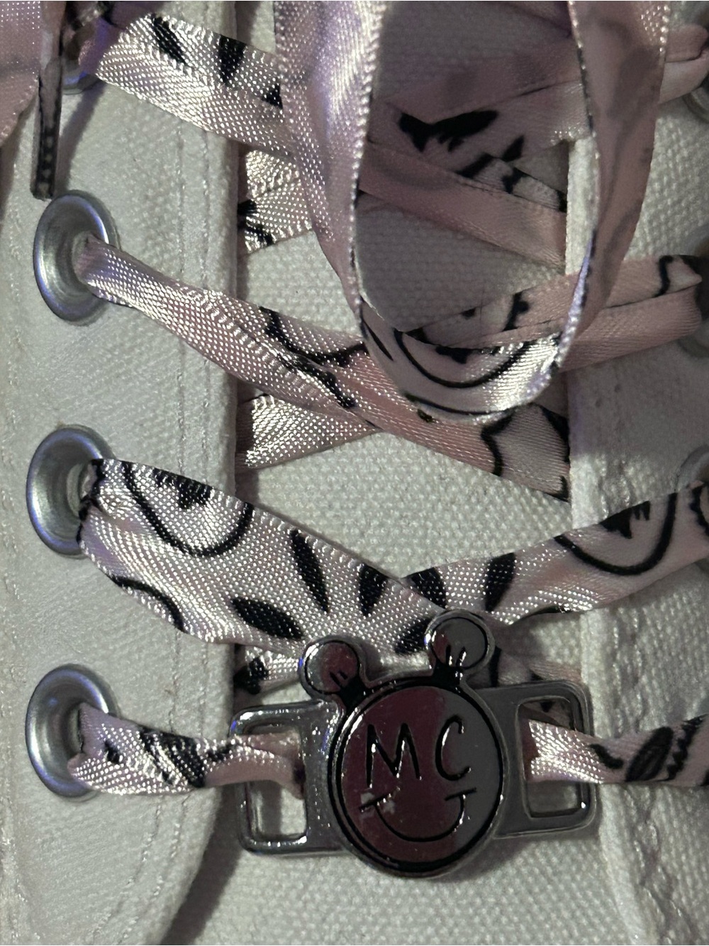 Miley Cyrus x Converse
Bandana Low-Top Sneakers - Excellent Condition - Picture 4 of 10
